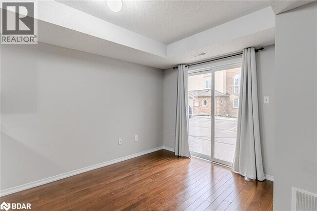 Photo du bâtiment - 15 Cheltenham Rd