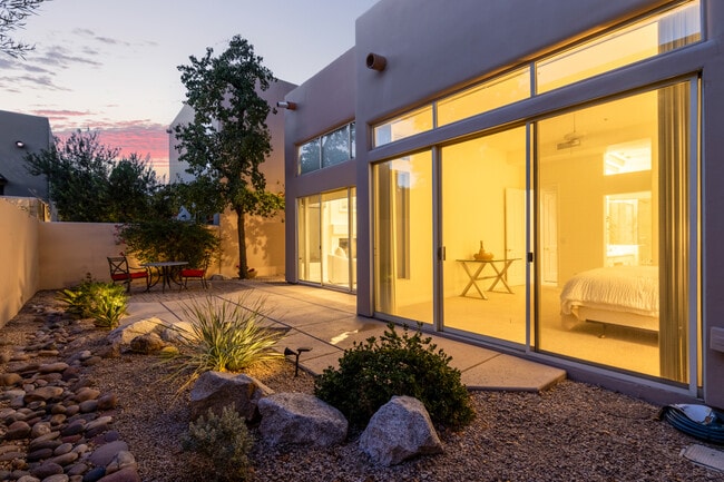 Building Photo - 6711 E Camelback Rd