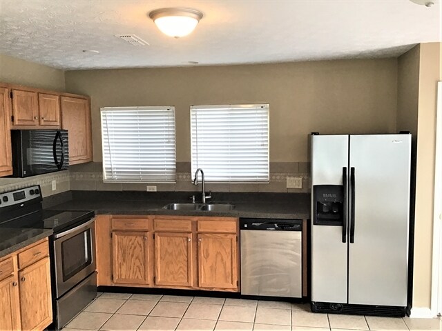 Foto del edificio - 1006 Greenob Dr