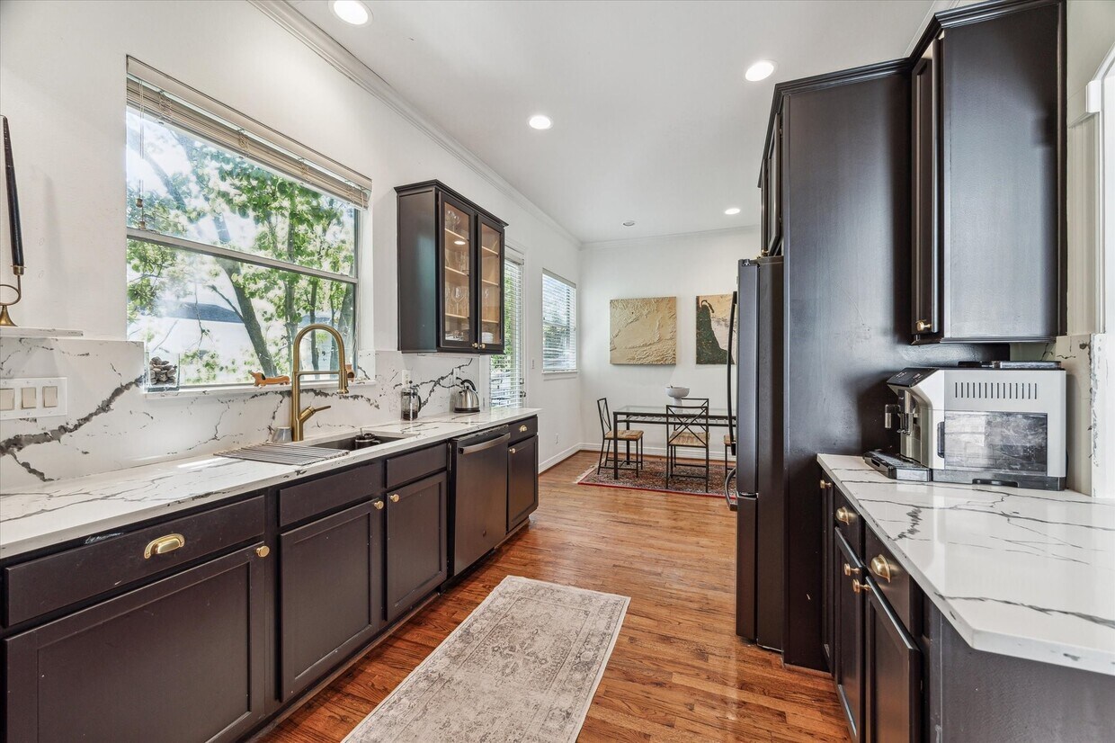 Foto del edificio - 4013 Blossom St