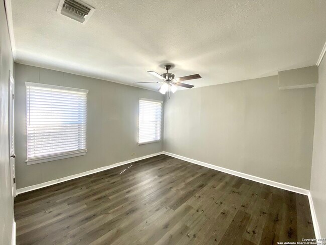 Foto del edificio - 178 Sweetbriar Ave