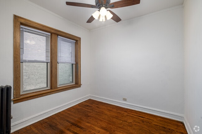 1BR, 1BA - 450SF - Bedroom - 2339 N. Geneva