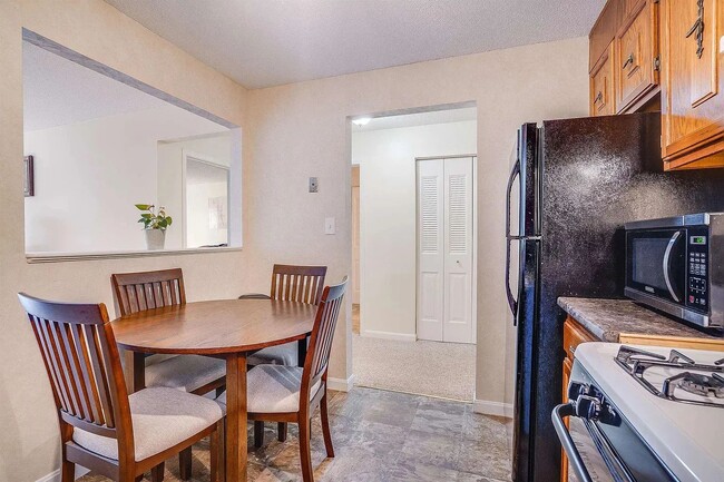 Building Photo - Manchester NH