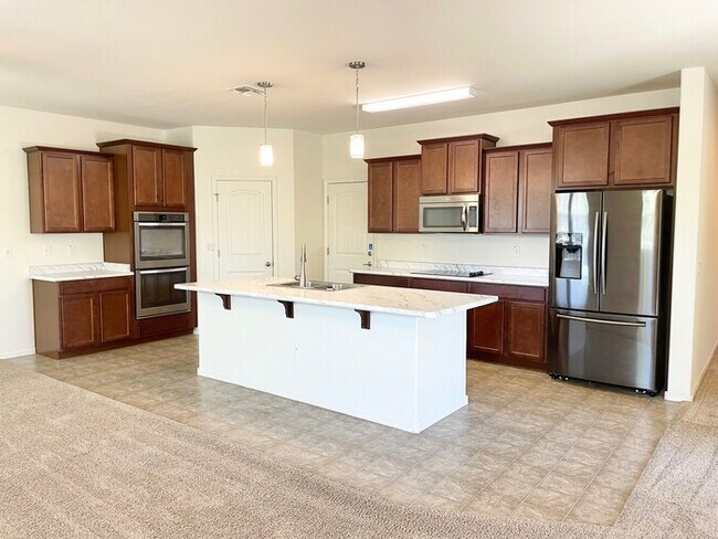 Foto del edificio - Beautiful 4-Bedroom, 3-Bathroom Home in Goodyear!!