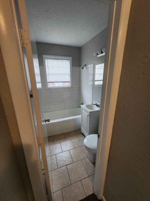 Foto del edificio - 1555 E 48th Pl N
