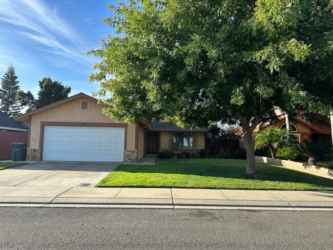 Building Photo - Move in Special see Ad