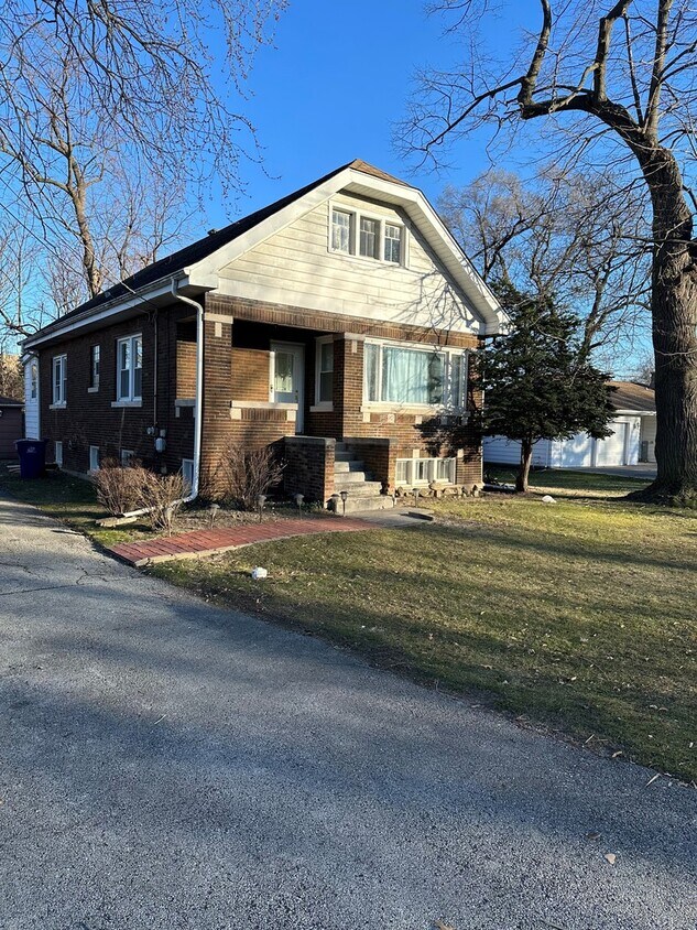 Primary Photo - 55 E River Rd