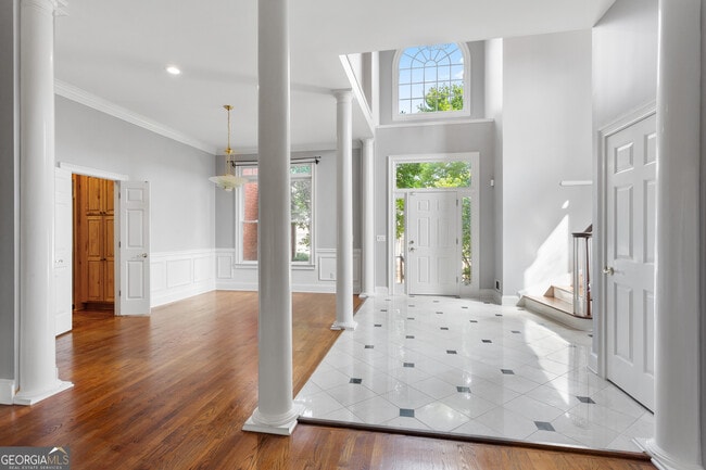 Building Photo - 2456 Tyne Terrace SE