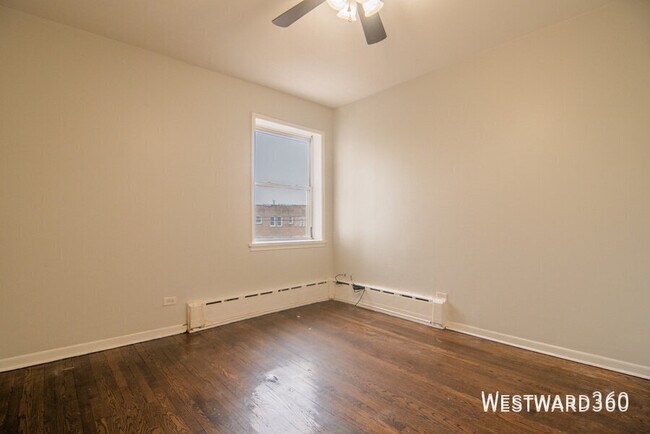 Foto del edificio - 3901 W Jackson Blvd