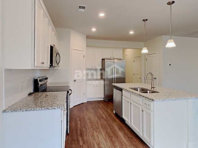 Foto del edificio - 4402 Erabele Dr