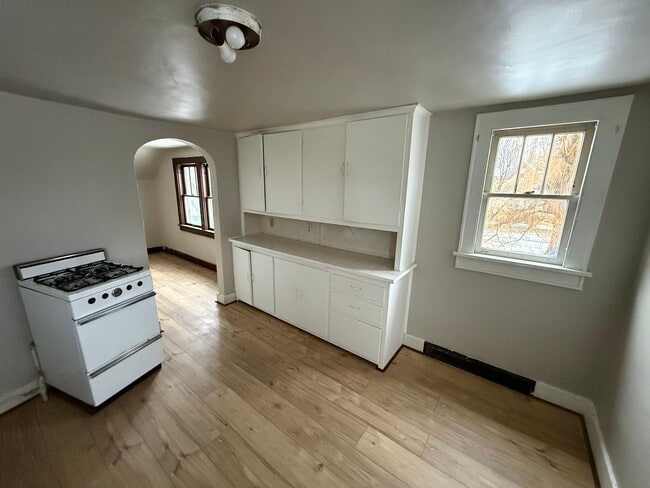 Foto del edificio - 818 N Van Buren St