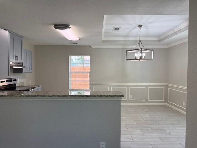 Building Photo - Modern property in West Dallas