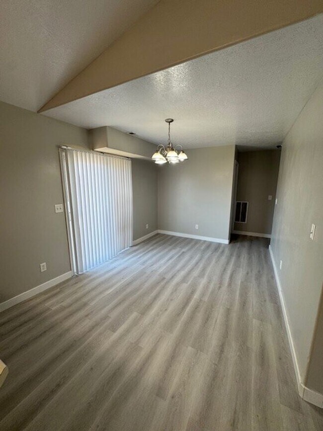 Foto del edificio - Sunshine & Savings: 2 Weeks Rent Free & $1...