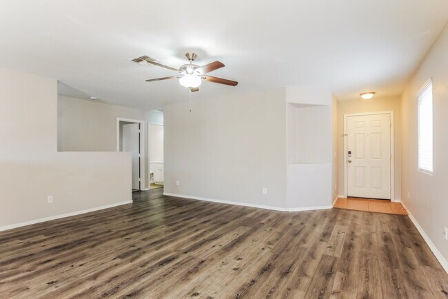 Foto del edificio - 6321 W Superior Ave