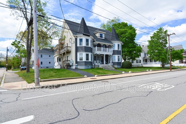 Building Photo - 127 Park St