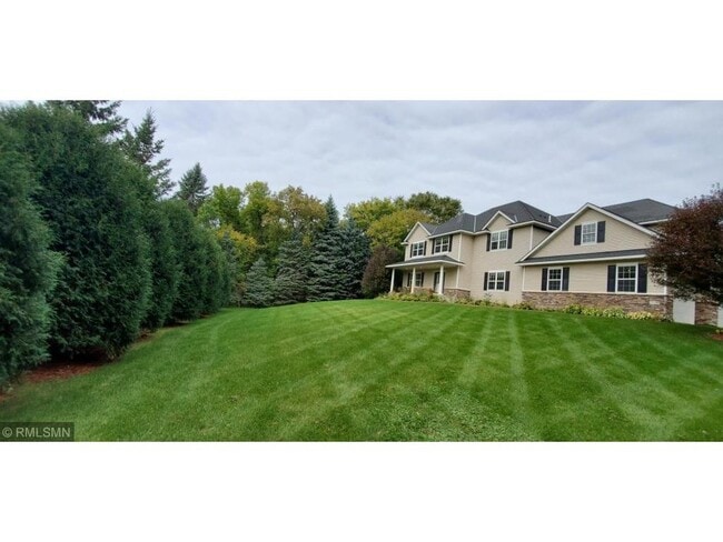 Foto del edificio - 25200 Yellowstone Trail