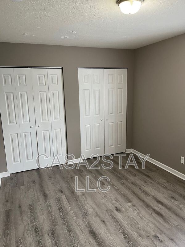 Building Photo - 411 Iowa Ave