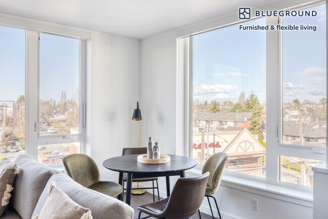 Foto del edificio - 2401 S Jackson St