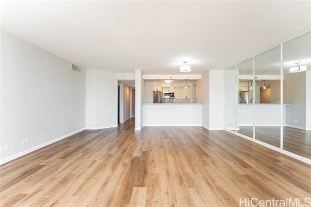 Building Photo - 583 Kamoku St