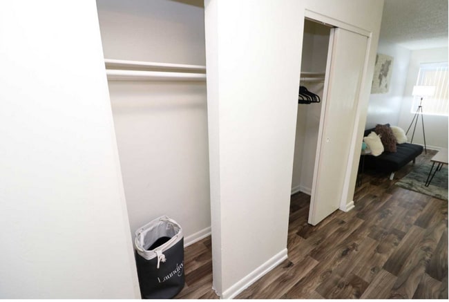 Interior Photo - The Loop @950