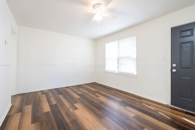 Foto del edificio - 524 S St Paul St