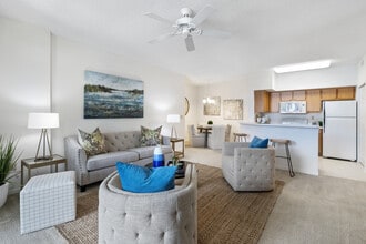 Building Photo - Woodmere Apartments Of Venice