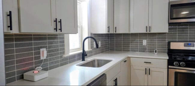 Building Photo - 1117 N Iowa St