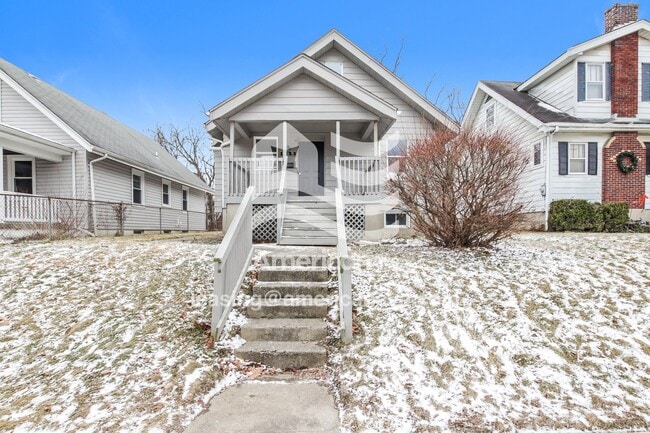 Building Photo - 1823 Sundale Ave