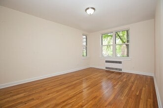Building Photo - 67-10 108th St