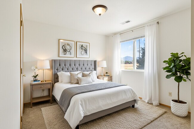 Sample Bedroom - Brookside Park Apartments