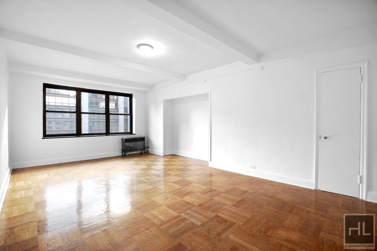 Large Studio. Doorman. Laundry. GYM & Elev... - Room for Rent in New ...