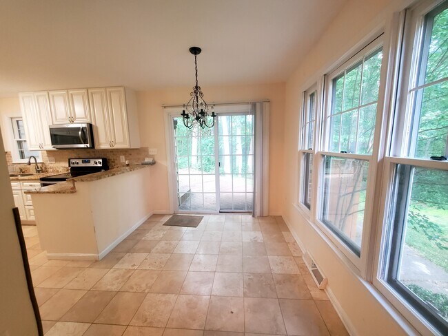 Foto del edificio - 1576 Ivystone Ct