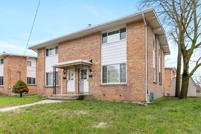 Foto del edificio - 841 Houseman Ave NE