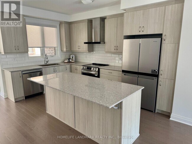 Building Photo - 7 Wisla Ave