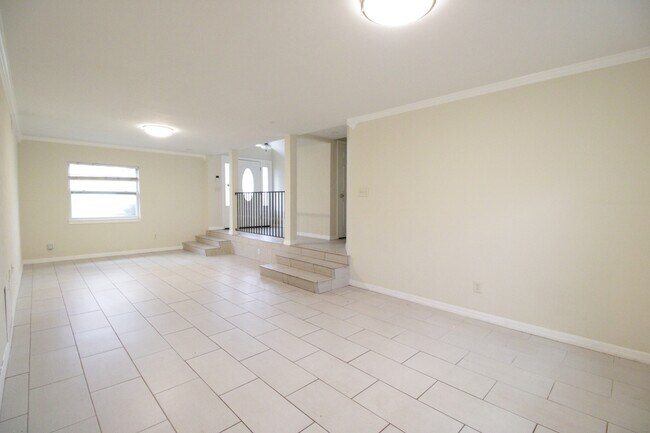 Foto del edificio - 10907 SW 24th Ave