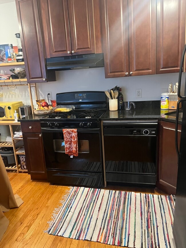 Building Photo - 145 Endicott St