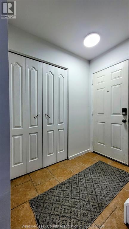 Building Photo - 2983 Meadowbrook Ln