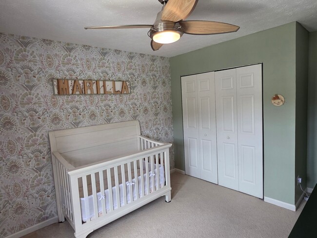 Building Photo - Spacious Single Family Home in Edgewood