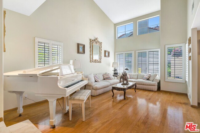 Foto del edificio - 7435 Bobbyboyar Ave