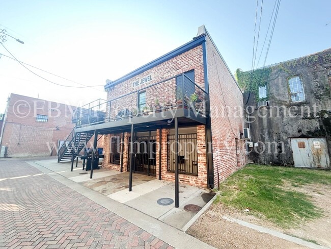 Foto del edificio - 112 W Knox St