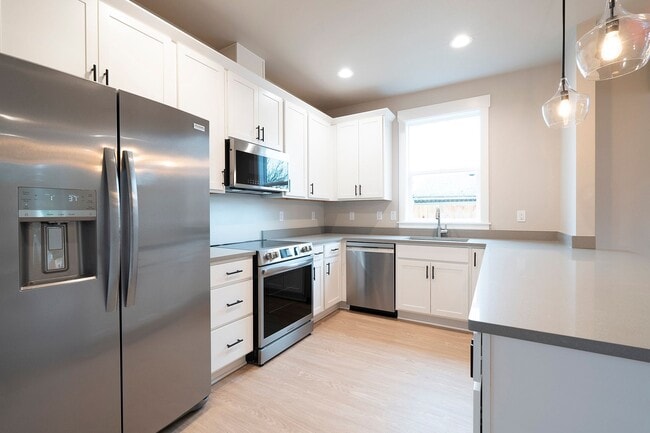 Building Photo - New Build 3 Bed, 1.5 Bath Rental Home in Centennial neighborhood!