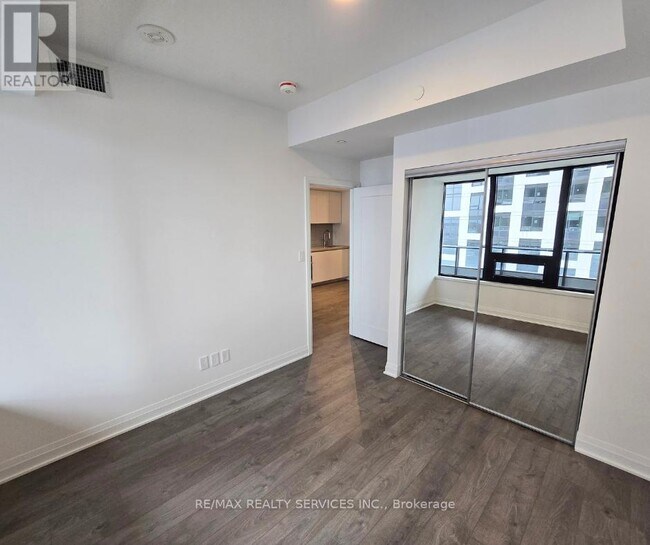 Photo du bâtiment - 905-4023 THE EXCHANGE