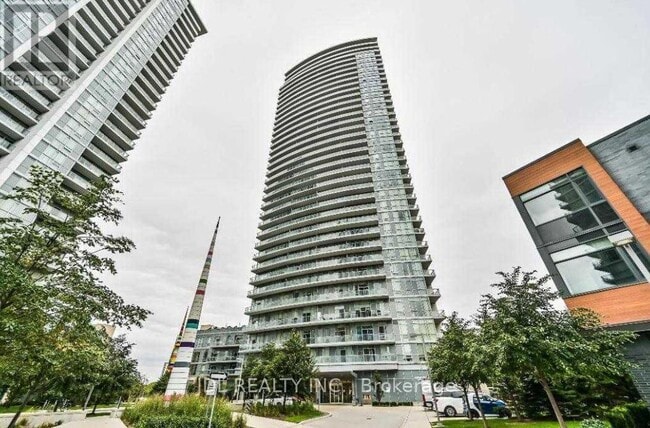 Building Photo - 70 Forest Manor Rd