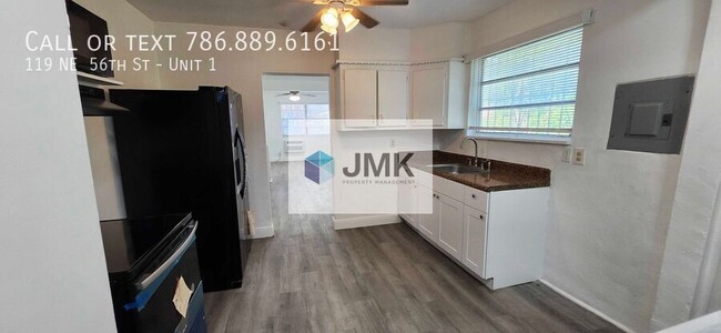 Foto del edificio - 119 NE 56th St