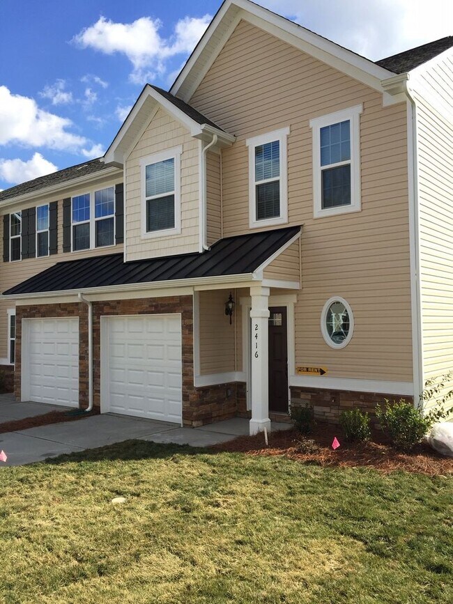 Building Photo - 2416 Silverthorn Dr