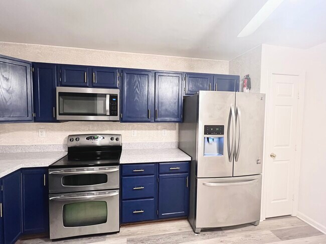 Kitchen - 5354 Regal Ct
