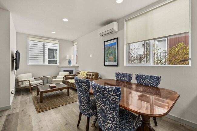 Foto del edificio - 5210b Brooklyn Ave NE
