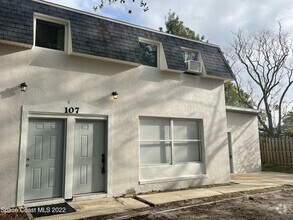 Building Photo - 107 Woodland Dr