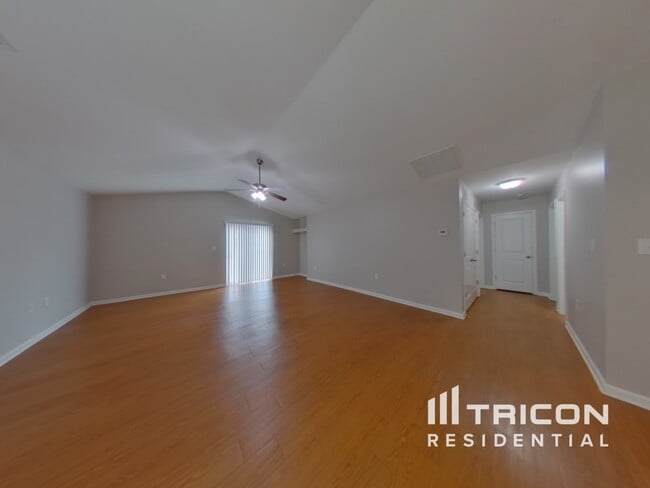 Foto del edificio - 2028 Stoney Pointe Cir