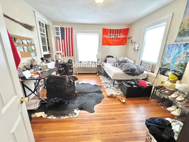 Building Photo - 18 Ashford St